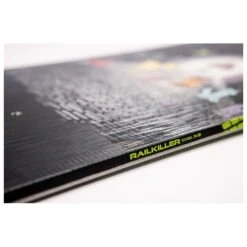 Planche Snowboard Nitro Cheap Thrills -Matériel De Ski Soldes 68d61b6d244ca0f2bc5e34df4b17d8330a3ab128 H23NITRBOA251877 904